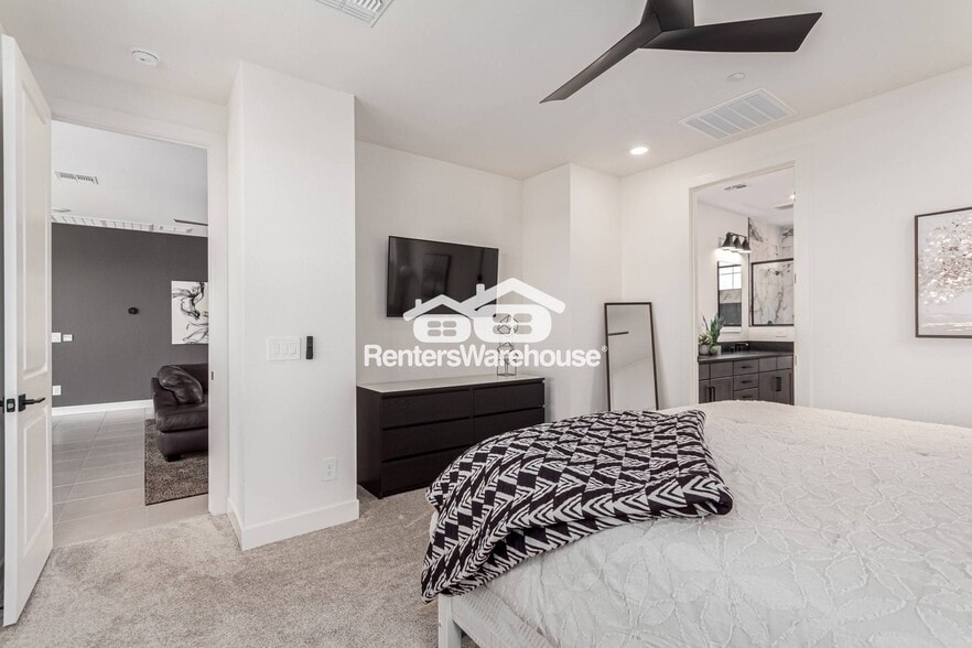 Building Photo - 11300 N Casa Dega Dr