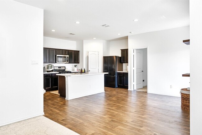 Building Photo - 21611 Flowering Gdn Ln