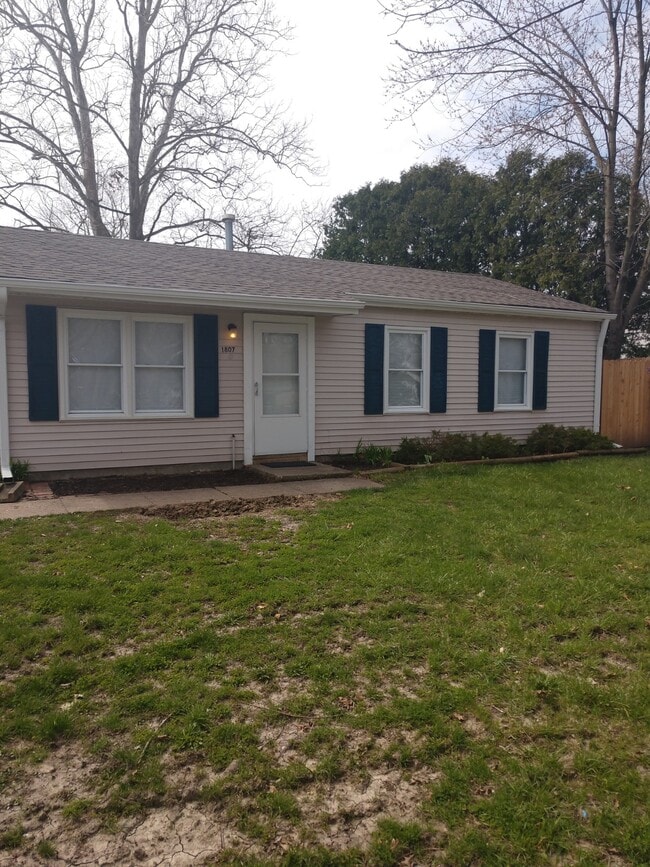 Primary Photo - 1807 Southwood Dr