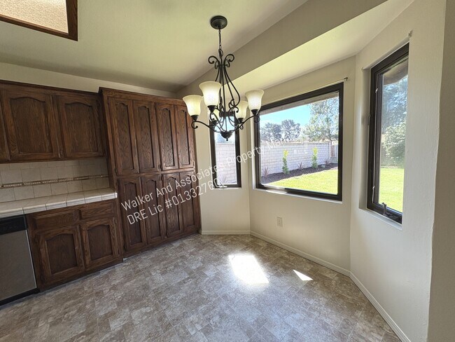 Building Photo - 840 Blue Ridge Dr