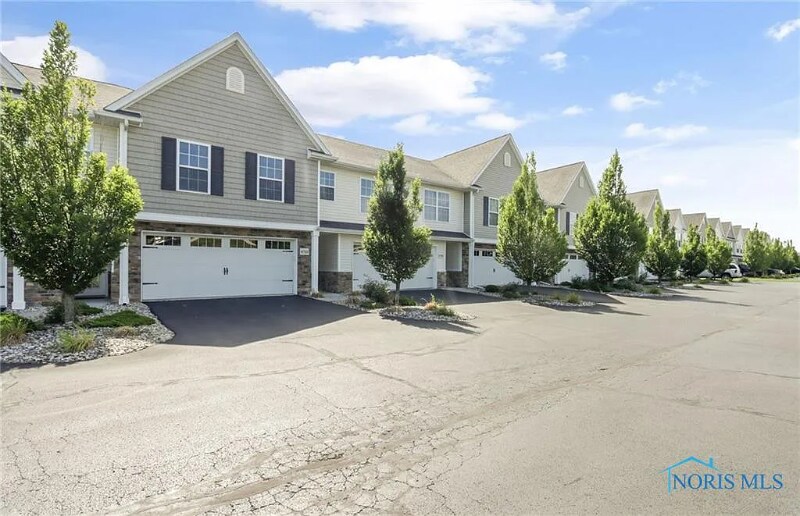 Building Photo - 4733 Lakeside Dr