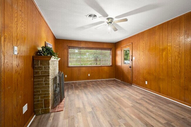 Building Photo - 205 Taft Ave