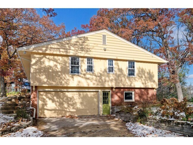 Building Photo - 5207 Doncaster Way