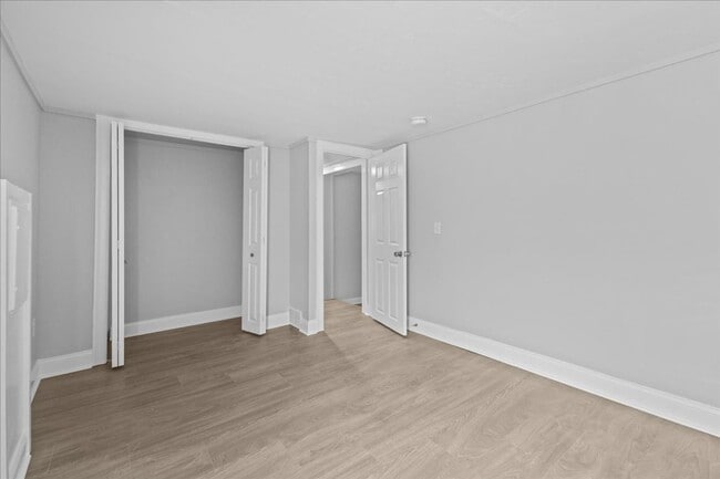 Building Photo - Newly Renovated 2 bedroom home in Burlington