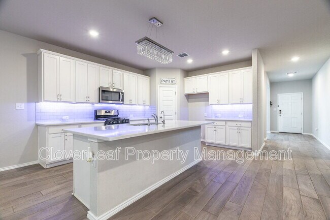 Building Photo - 5043 Segovia Way