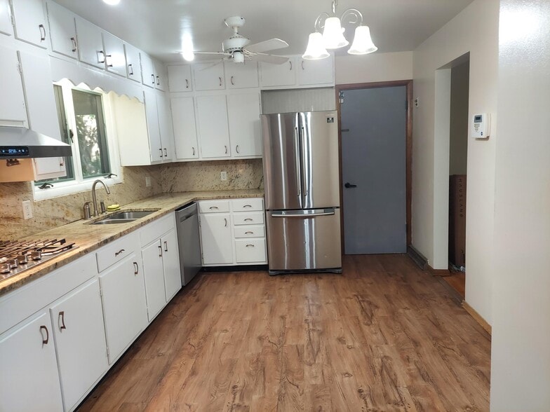 Building Photo - 5 Mayfair Ct