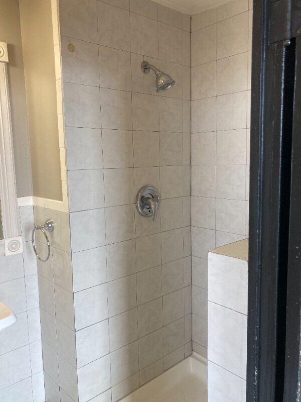 Building Photo - 301 N Austin St