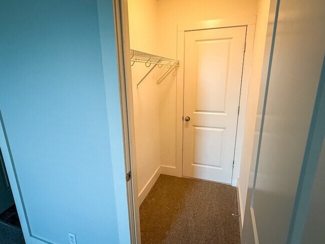 Building Photo - 3500 Steffisburg Dr