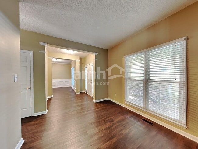 Building Photo - 3441 Singleleaf Ln