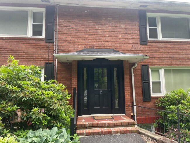 Primary Photo - 2 Old Ridge Rd