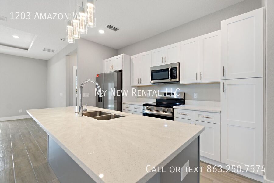 Building Photo - 1203 Amazon Way