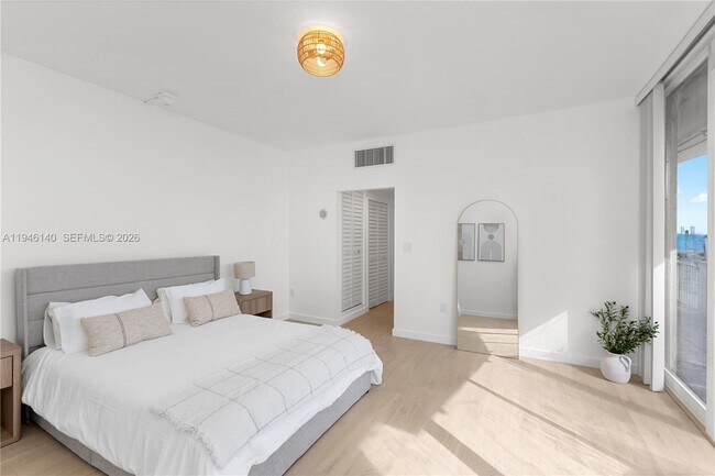 Building Photo - 770 NE 69th St