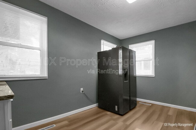 Building Photo - 2918 Azelda St