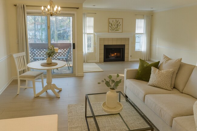 Building Photo - 1300 Cedarwood Dr