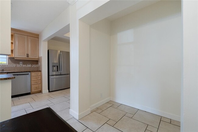 Building Photo - 232 SE 6th St