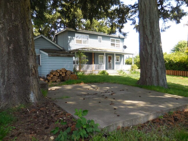 Building Photo - 16093 SW Roy Rogers Rd