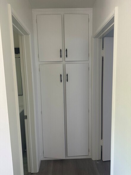 Building Photo - 205 W Palmer Ave