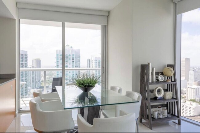 Building Photo - 501 Brickell Ave