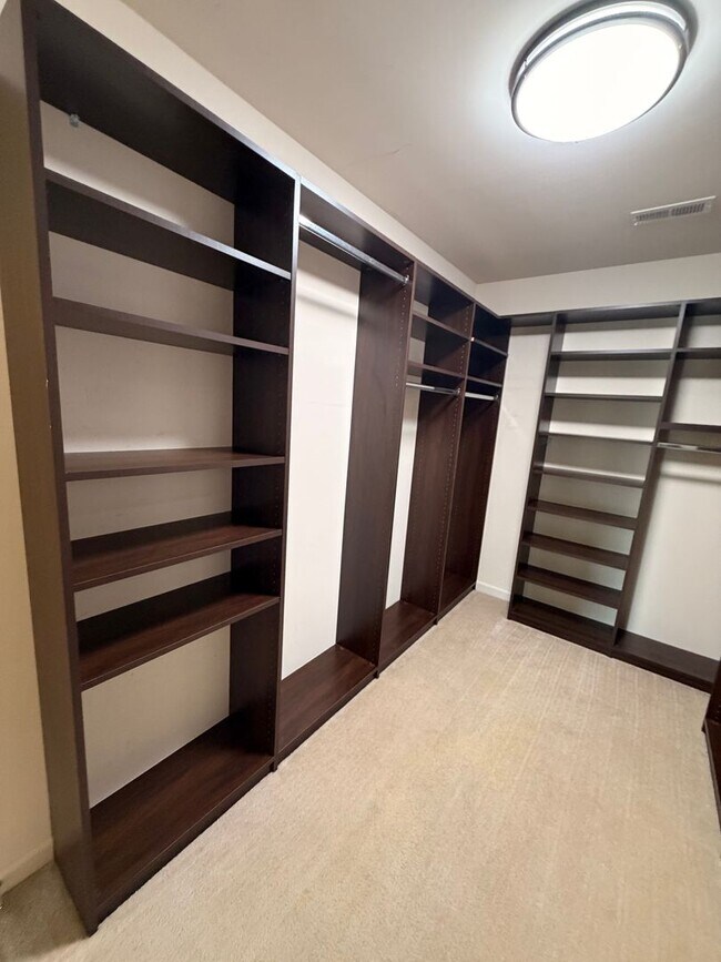 Building Photo - 42 Kilverstone Way