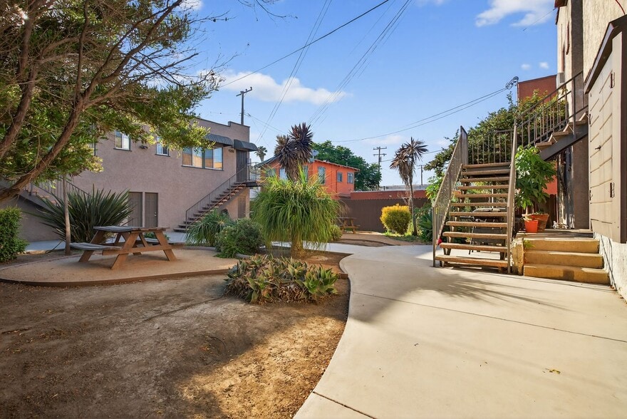 Building Photo - 1101 Orizaba Ave