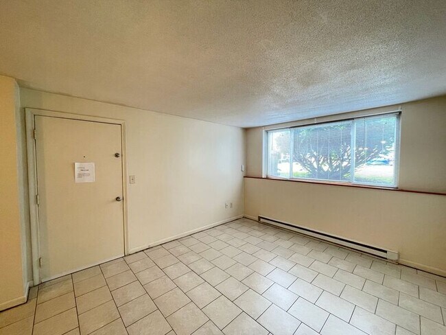 Building Photo - 181 Loudon Rd