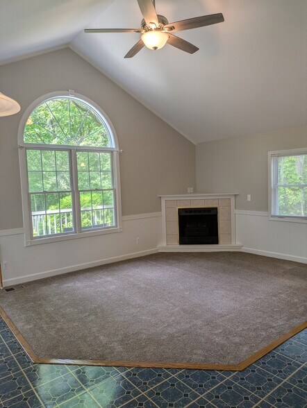 Building Photo - 11347 Ford Road