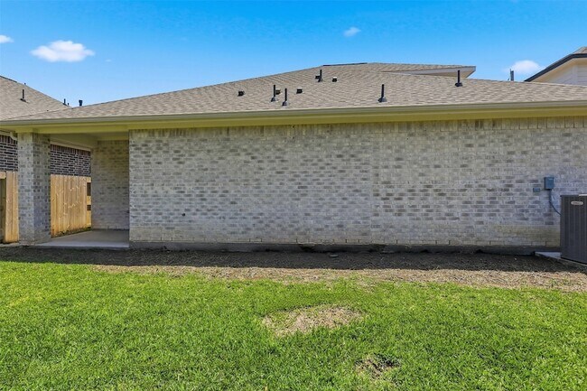 Building Photo - 9738 Champion Heavens Dr
