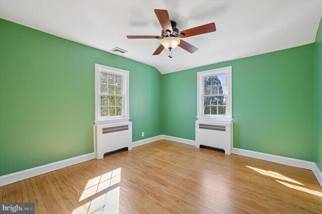 Building Photo - 1156 Garfield Ave