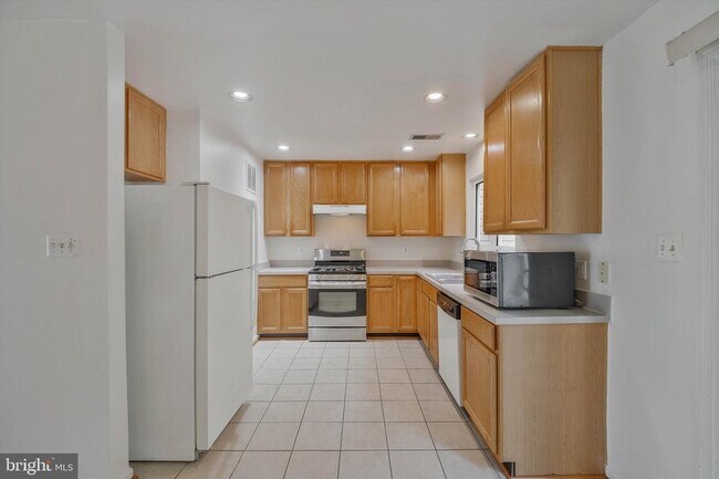 Building Photo - 14844 Edman Cir