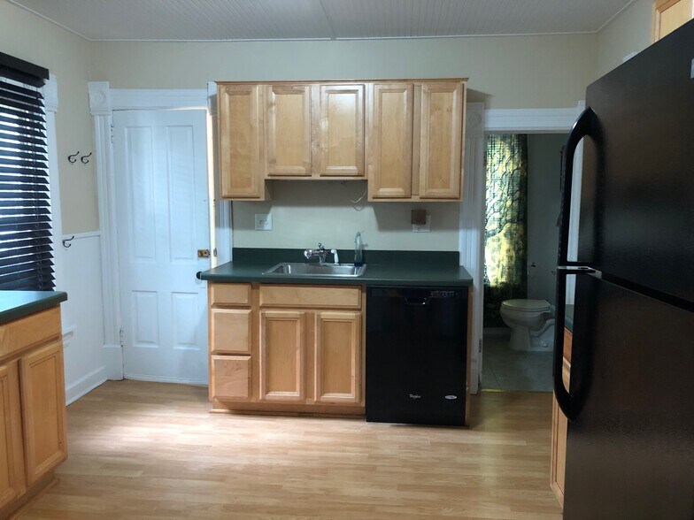 Kitchen - 518 W Wilson St