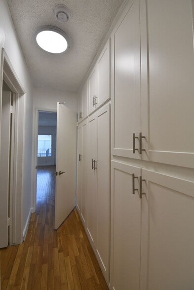 Building Photo - 12050 Tiara St