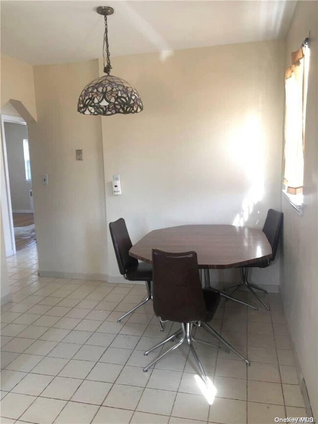 Building Photo - 220 Pershing Pkwy