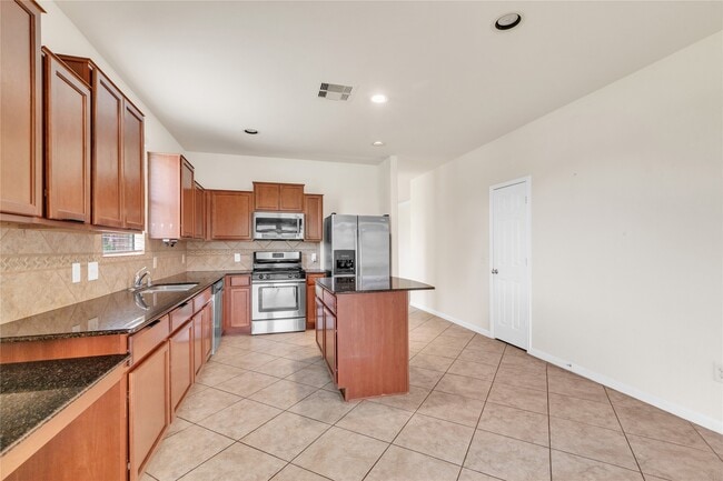Building Photo - 15419 Benson Landing Dr