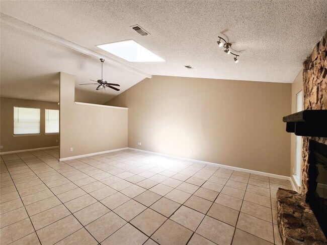 Building Photo - 3207 Glade Springs Dr
