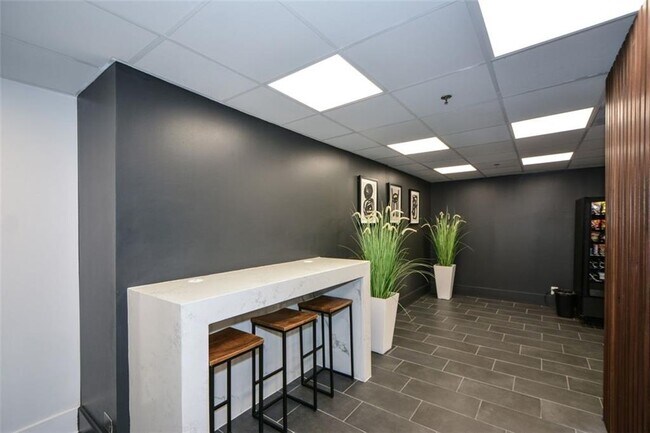 Building Photo - 620 Peachtree St NE