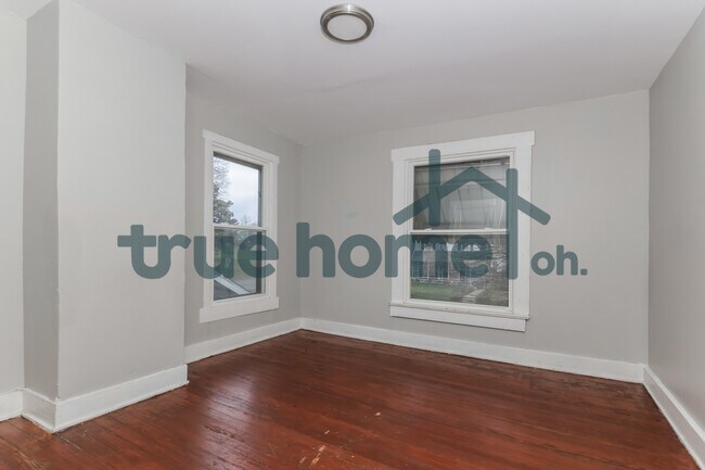 Building Photo - 1249 Everett Dr