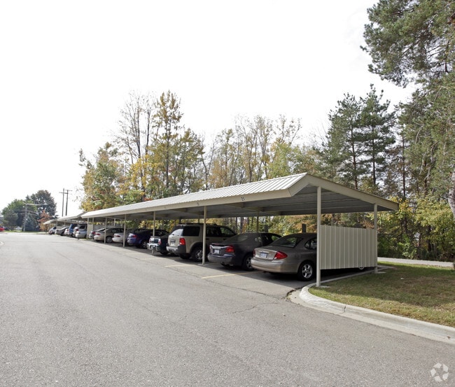 Building Photo - The Villages-Hickory Pointe