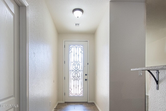 Building Photo - 3705 Loma Dante