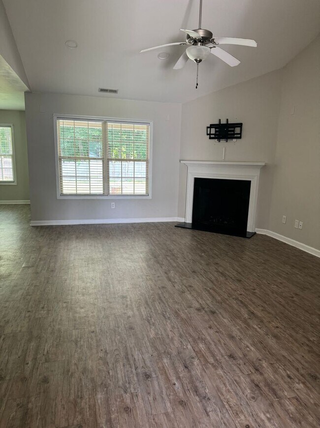 Building Photo - 303 Tuscan Ct