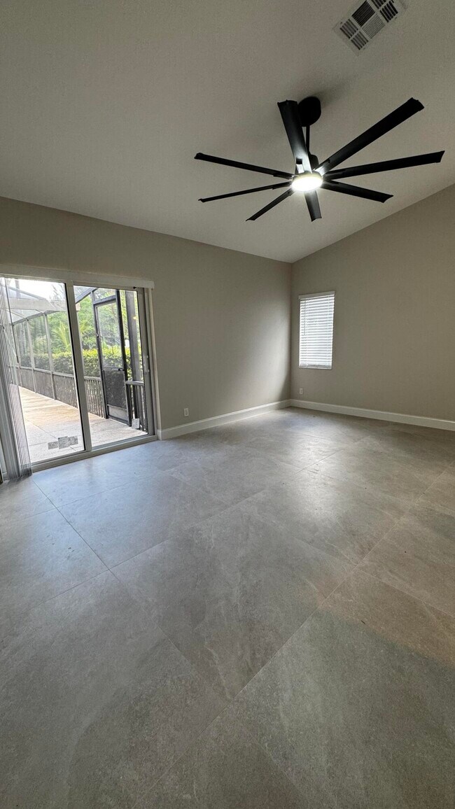 Building Photo - 11822 Island Lakes Ln