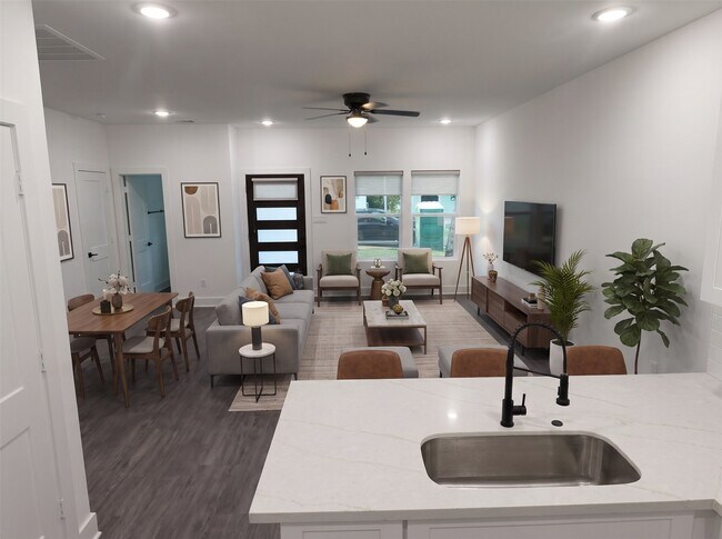 Building Photo - 5838 Beldart St