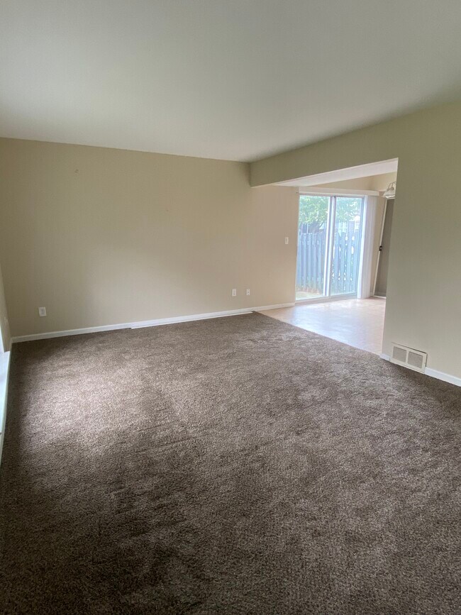 Building Photo - 34106 Garfield Cir