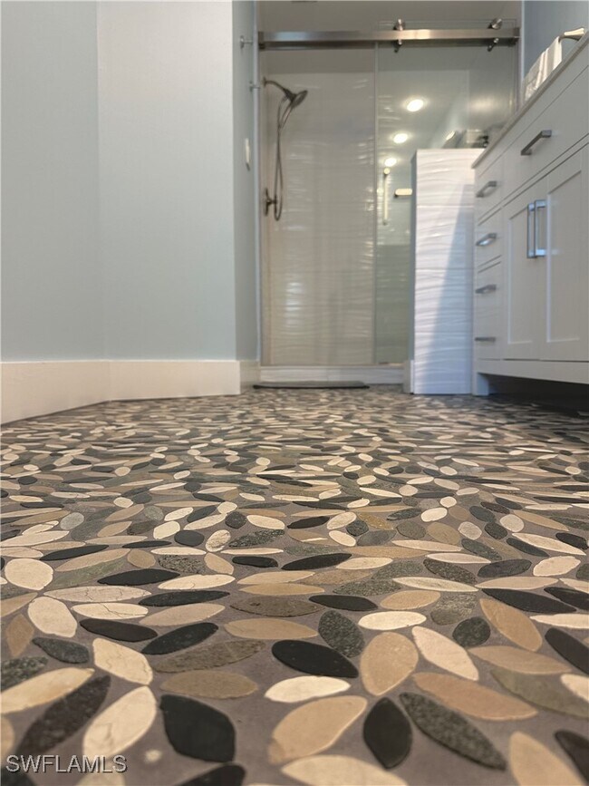 Building Photo - 9828 Luna Cir