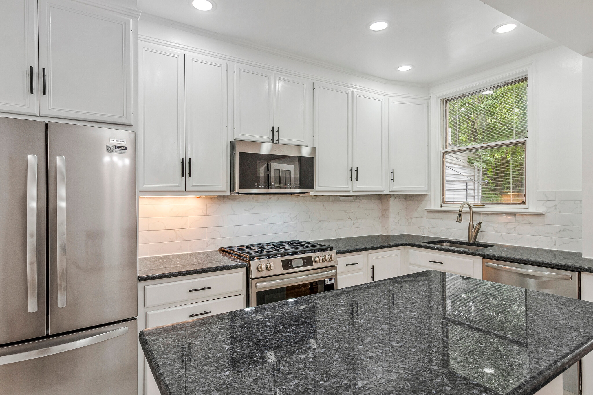 Building Photo - 4414 Volta Pl NW