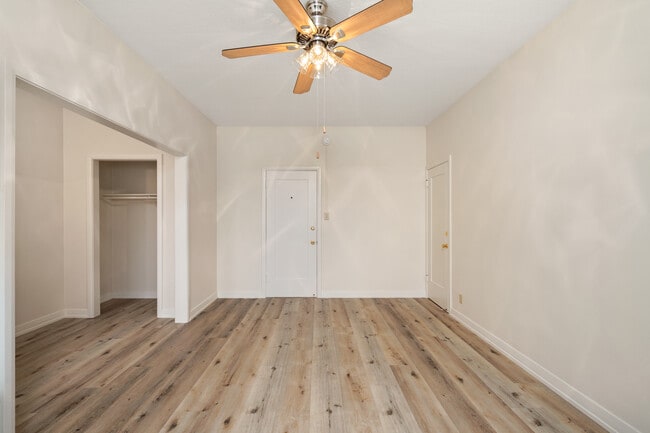 Building Photo - 4121 Halldale Ave