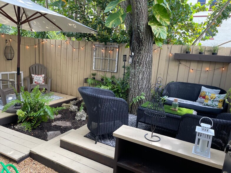 Fully furnished deck enclave - 810 SE 2nd St