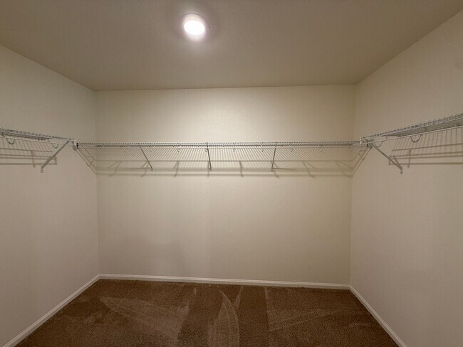 Building Photo - 3 Bed 3 Bath Home Minutes Away from Ft. Carson, Peterson SFB , & Schriever SFB!!