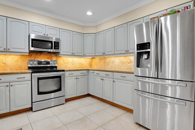 Building Photo - 22860 Ironwedge Dr
