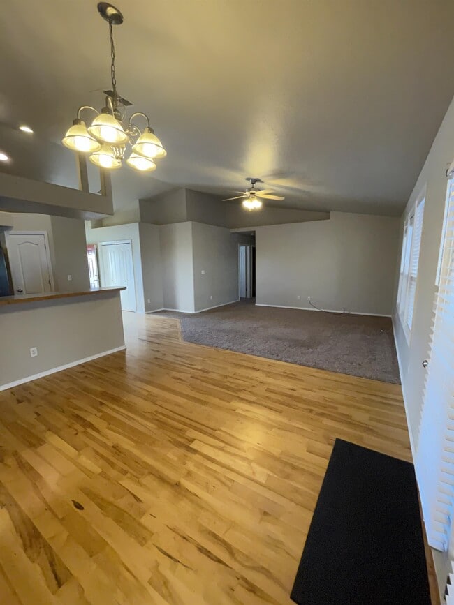 Building Photo - 2260 N Baywing Hawk Pl