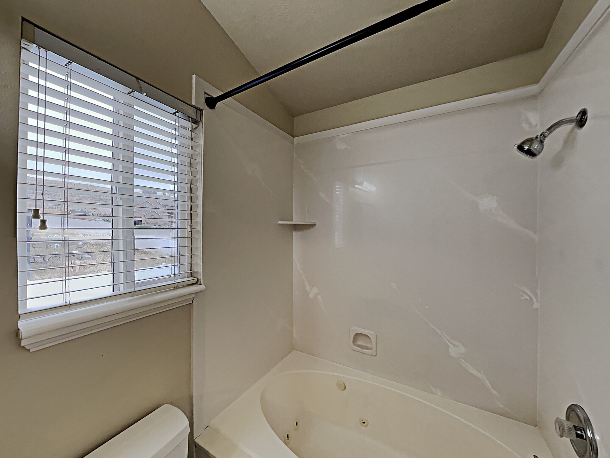 Building Photo - 3721 Lake Vista Dr